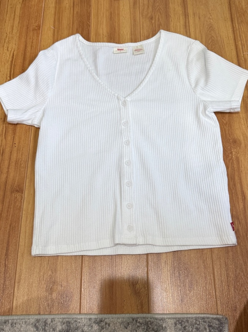 Levi’s women’s ribbed button up top